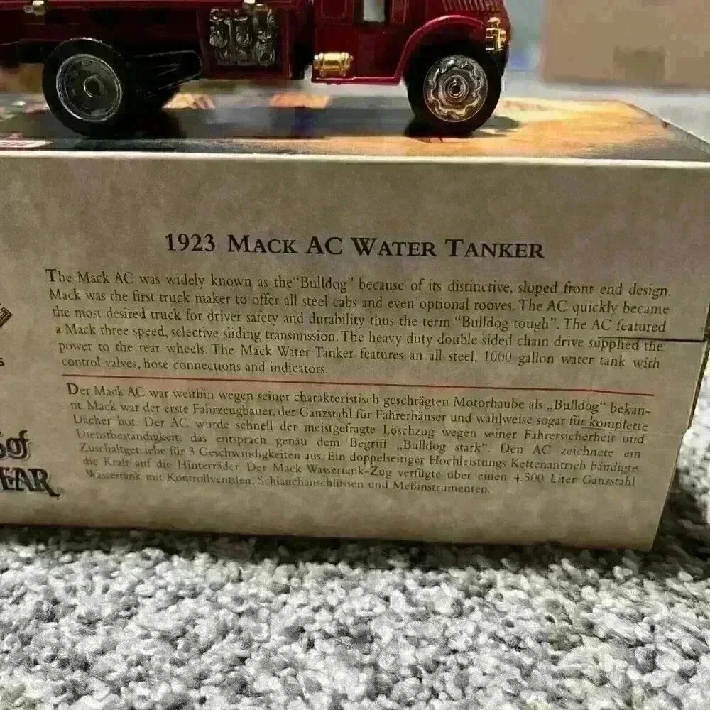 Matchbox Models of Yesteryear YFE11-M 1923 Mack AC Fire Engine Water Tanker MIB